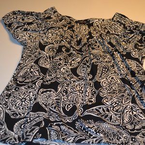 Style & Co Blk/White Flower Print Pull On Top